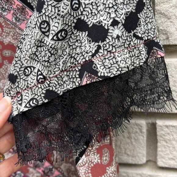 Vero Moda Abstract Print Short Sleeve Shirt with Lace Sleeve Trim Sz L - Picture 6 of 8